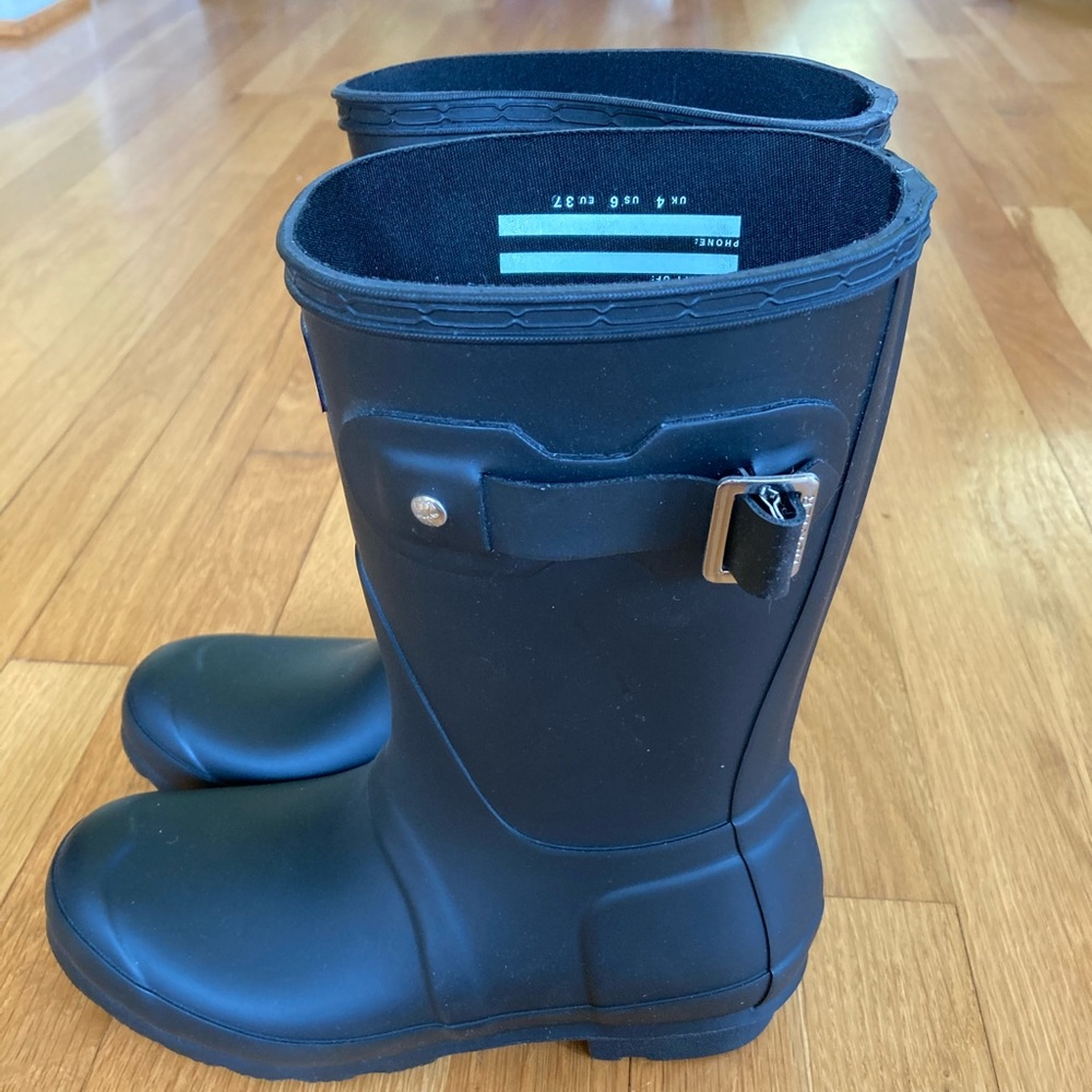 NWT Hunter rain boots